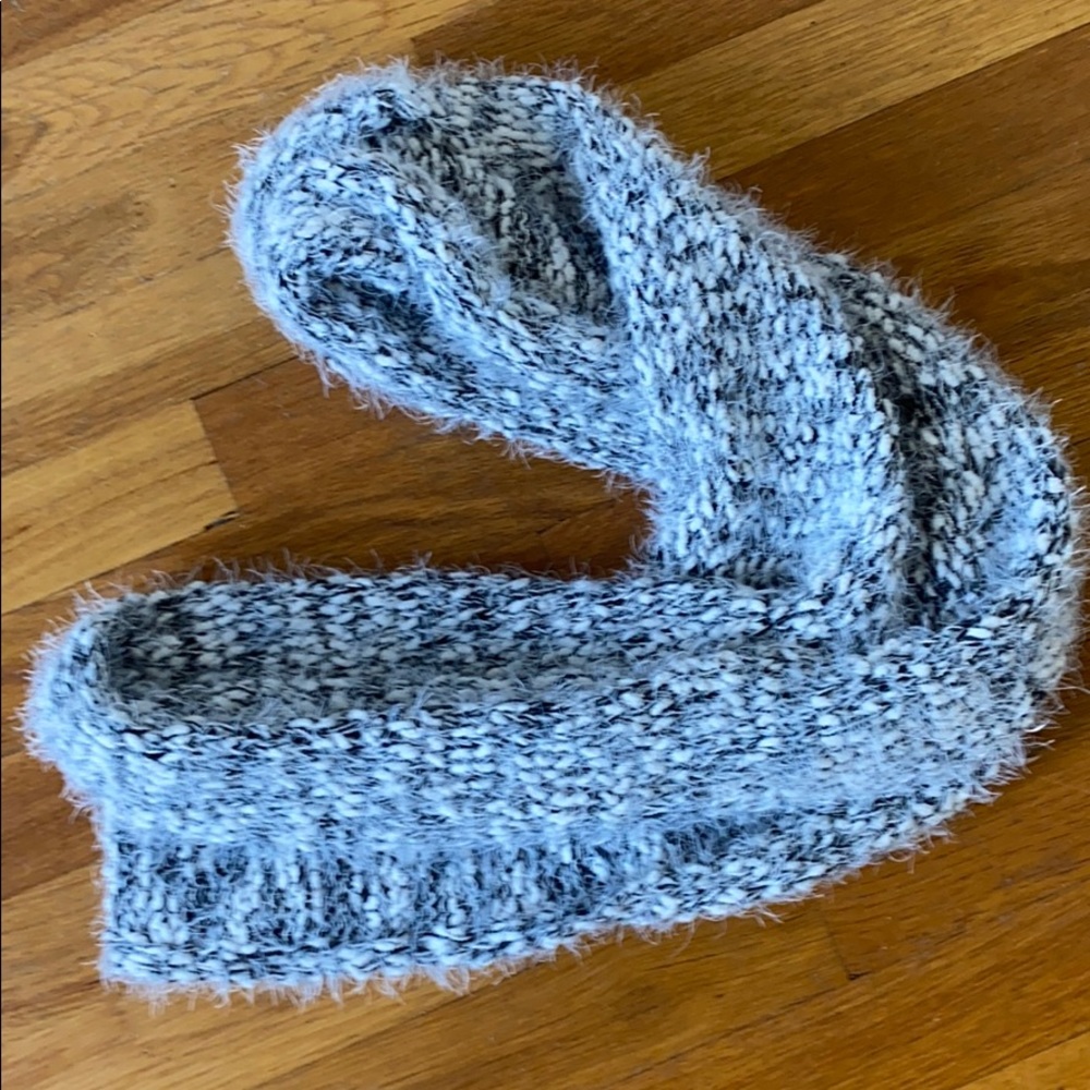 Bass Scarf - Picture 7 of 9